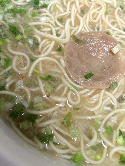 博多でみつけた背脂とんこつラーメン