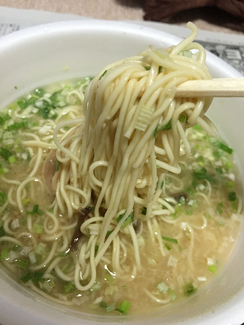 博多でみつけた背脂とんこつラーメン