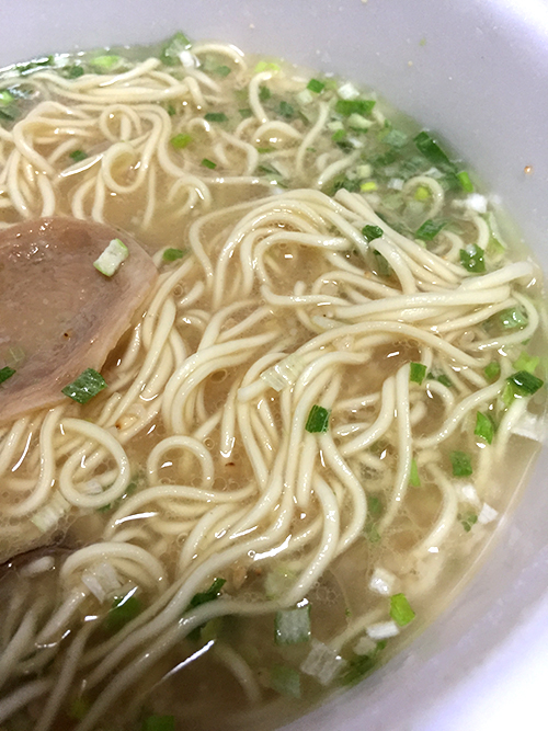 博多でみつけた背脂とんこつラーメン